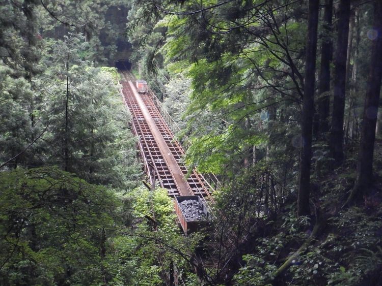 奥多摩工業氷川工場 東京 奥多摩にあるカヤックスクール フェリーグライド